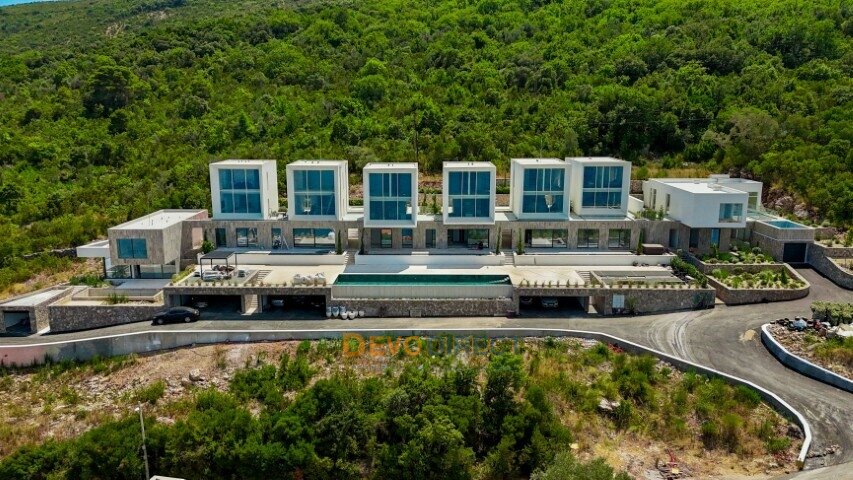 Meer- & Bergblick 2-Schlafzimmer-Duplex zum Verkauf in Luštica, Montenegro