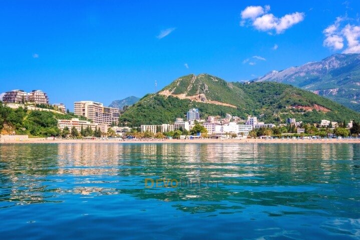 Luxus 3-Schlafzimmer-Apartment zum Verkauf in Budva, Zavala