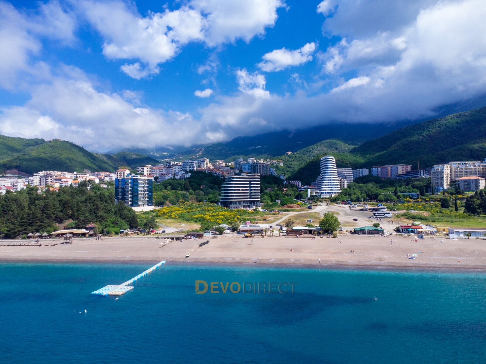 Strandnahes 2-Schlafzimmer-Apartment zum Verkauf in Bečići, Budva