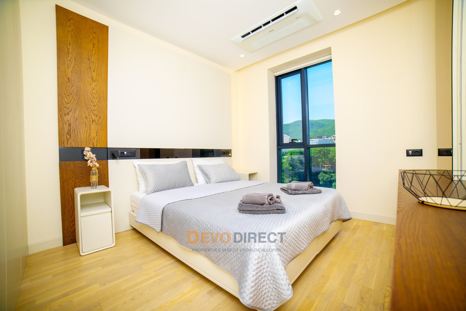 Meerblick 3-Schlafzimmer-Apartment zum Verkauf in Bečići, Budva