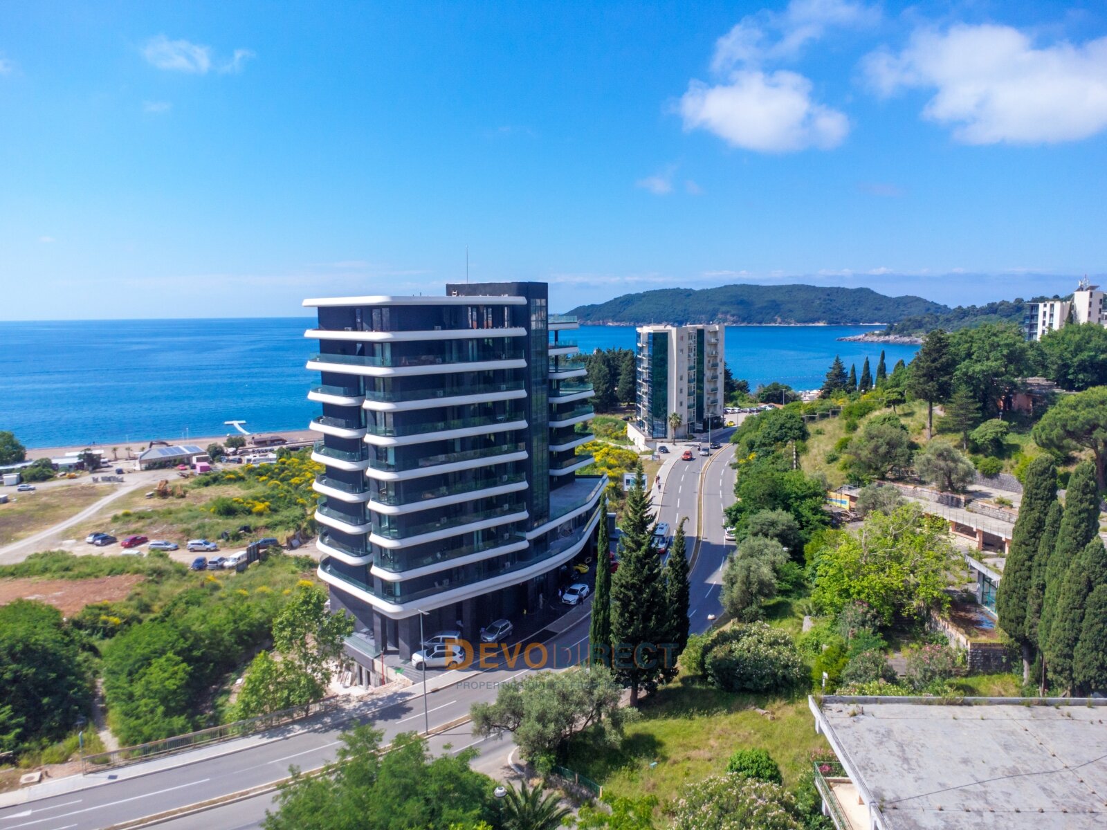 Meerblick 3-Schlafzimmer-Apartment zum Verkauf in Bečići, Budva