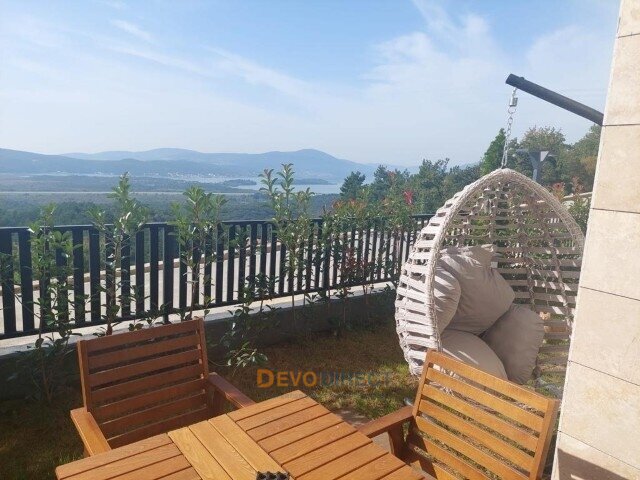 Meerblick 1-Schlafzimmer-Wohnung zum Verkauf in Tivat, Montenegro