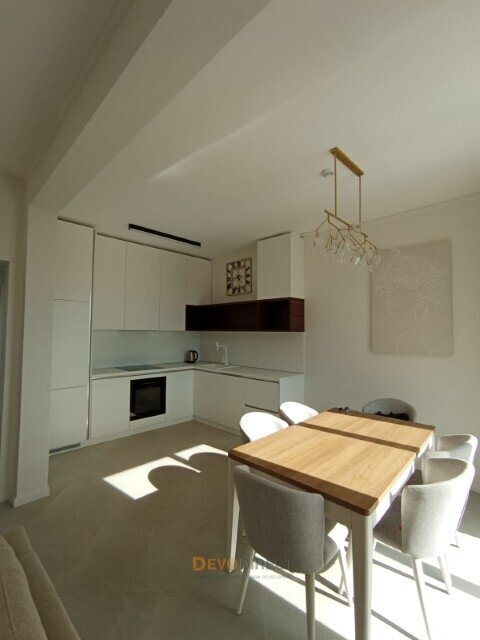 5-Schlafzimmer-Villa mit Meer- und Bergblick zum Verkauf in Budva, Montenegro