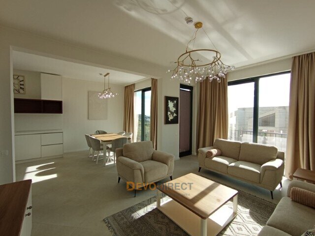5-Schlafzimmer-Villa mit Meer- und Bergblick zum Verkauf in Budva, Montenegro