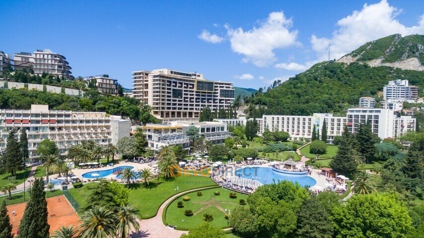 Investment 2-Schlafzimmer-Apartment zum Verkauf in Budva, Zavala