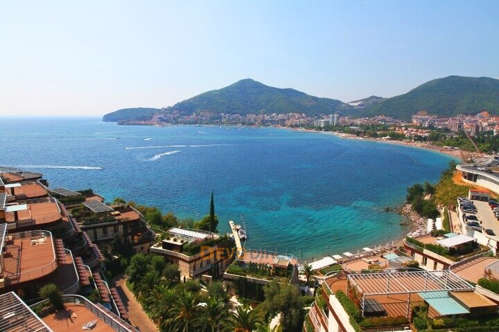 Luxus 3-Schlafzimmer-Apartment zum Verkauf in Budva, Zavala