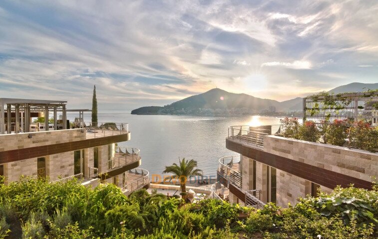 Meerblick 1-Schlafzimmer-Wohnung in Porto Montenegro Tivat