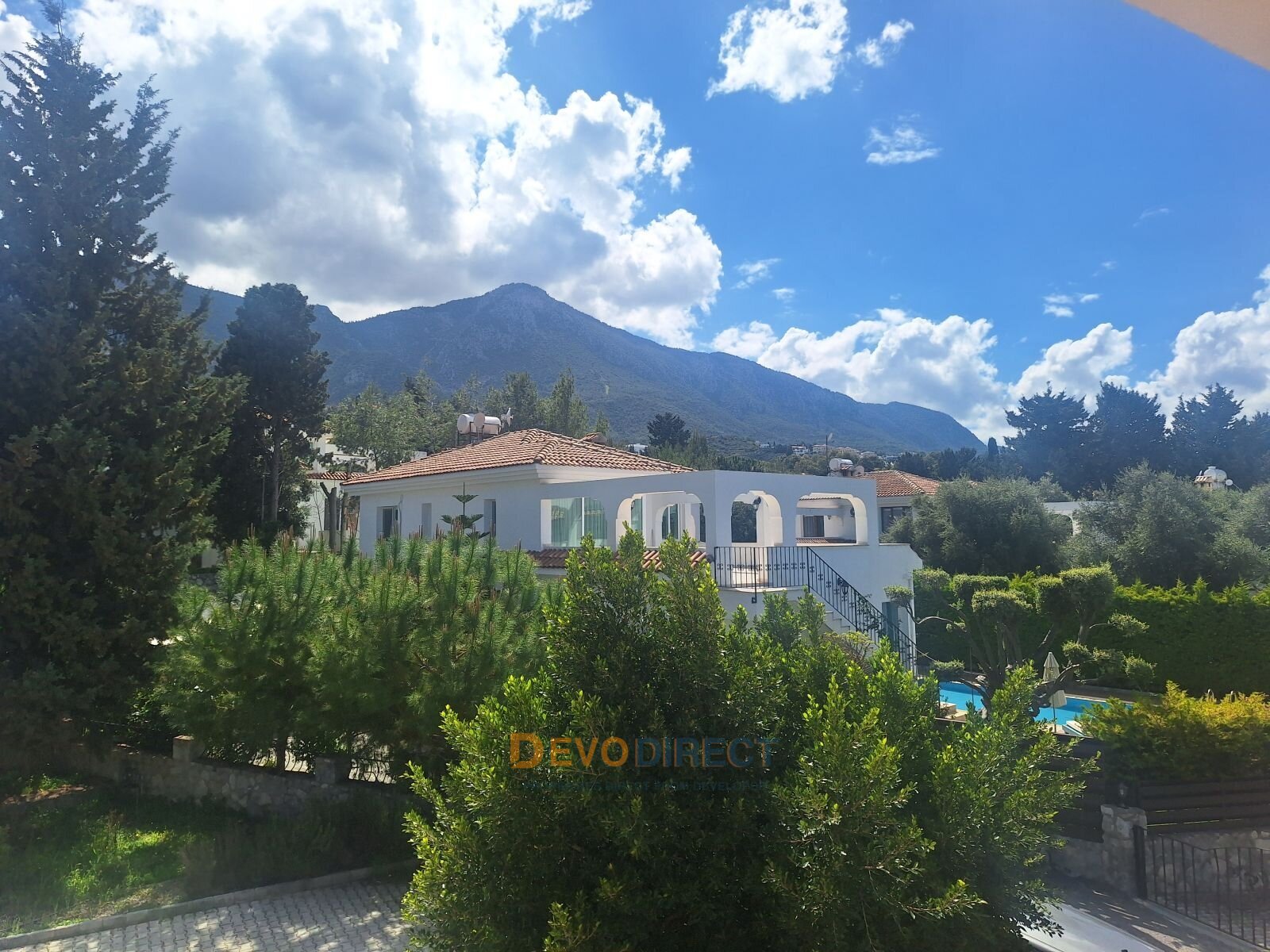 Bezugsfertige 4-Schlafzimmer-Villa zum Verkauf in Nordzypern / Ozanköy – Meer- & Bergblick