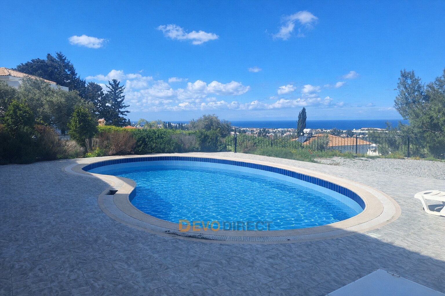 Bezugsfertige 4-Schlafzimmer-Villa zum Verkauf in Nordzypern / Ozanköy – Meer- & Bergblick