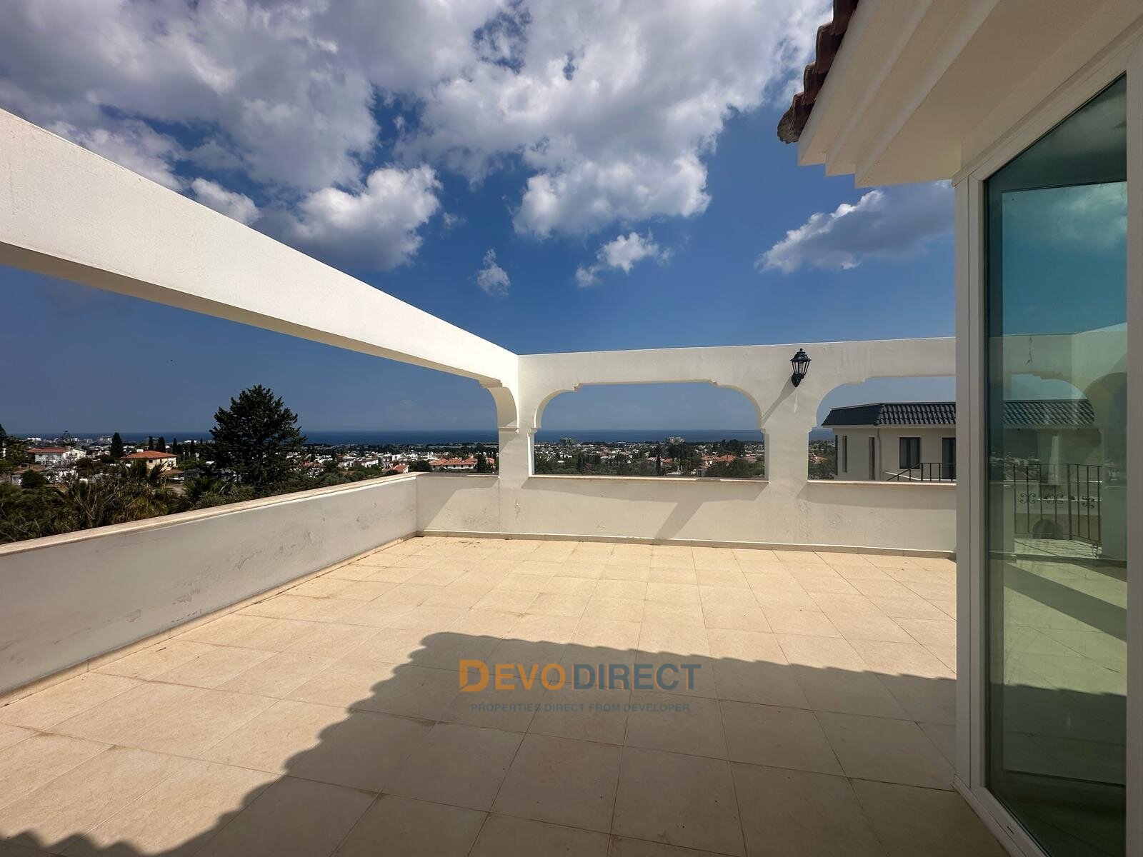 Bezugsfertige 4-Schlafzimmer-Villa zum Verkauf in Nordzypern / Ozanköy – Meer- & Bergblick