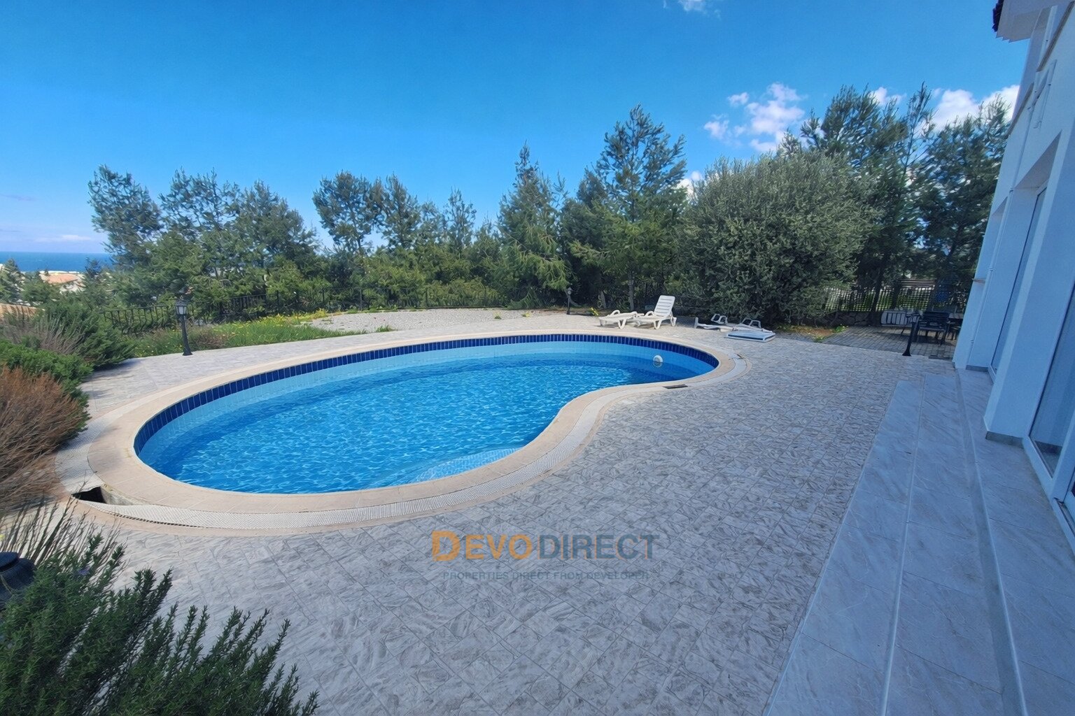 Bezugsfertige 4-Schlafzimmer-Villa zum Verkauf in Nordzypern / Ozanköy – Meer- & Bergblick