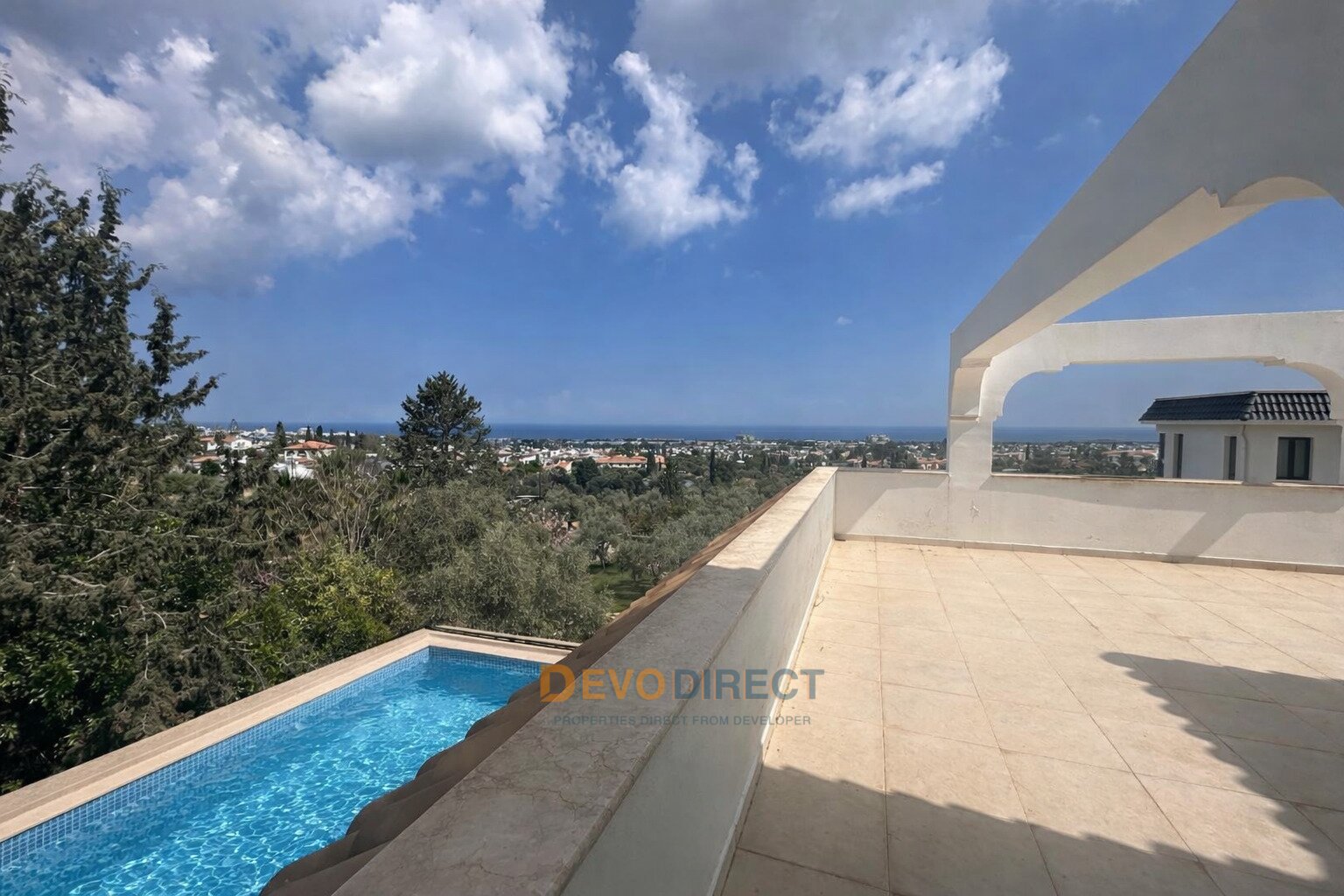Bezugsfertige 4-Schlafzimmer-Villa zum Verkauf in Nordzypern / Ozanköy – Meer- & Bergblick