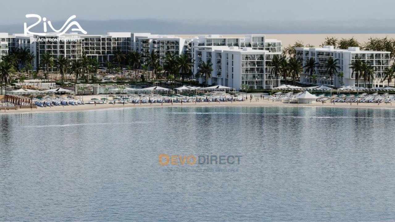 Beachfront ensemble with contemporary architecture and direct sea access Beachfront ensemble with contemporary architecture and direct sea access